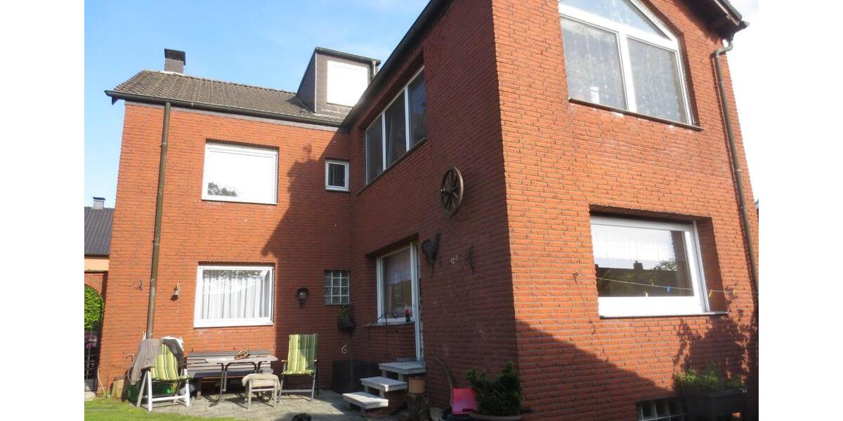 Zweifamilienhaus - ideal geeignet als Zweigenerationenhaus in RE 8 zimmer