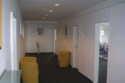 Büro in Krefeld 2.800 € 400 m²