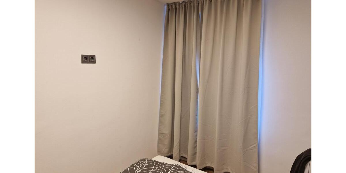 Exclusiv möbilierte Wohnung. Zentrale Lage 3 zimmer