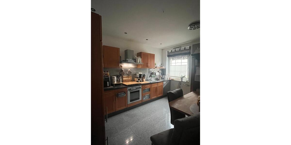 Reihenmittelhaus -modernisiert, gemütlich, mit Garten und Garagen 3.5 zimmer