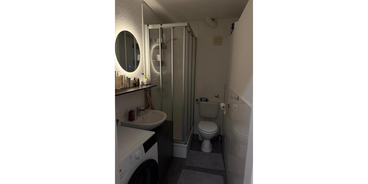 Etagenwohnung Düsseldorf Oberbilk - 3 Zimmer, 94 m&sup2;, 1.278&euro; | Angebot:26385455