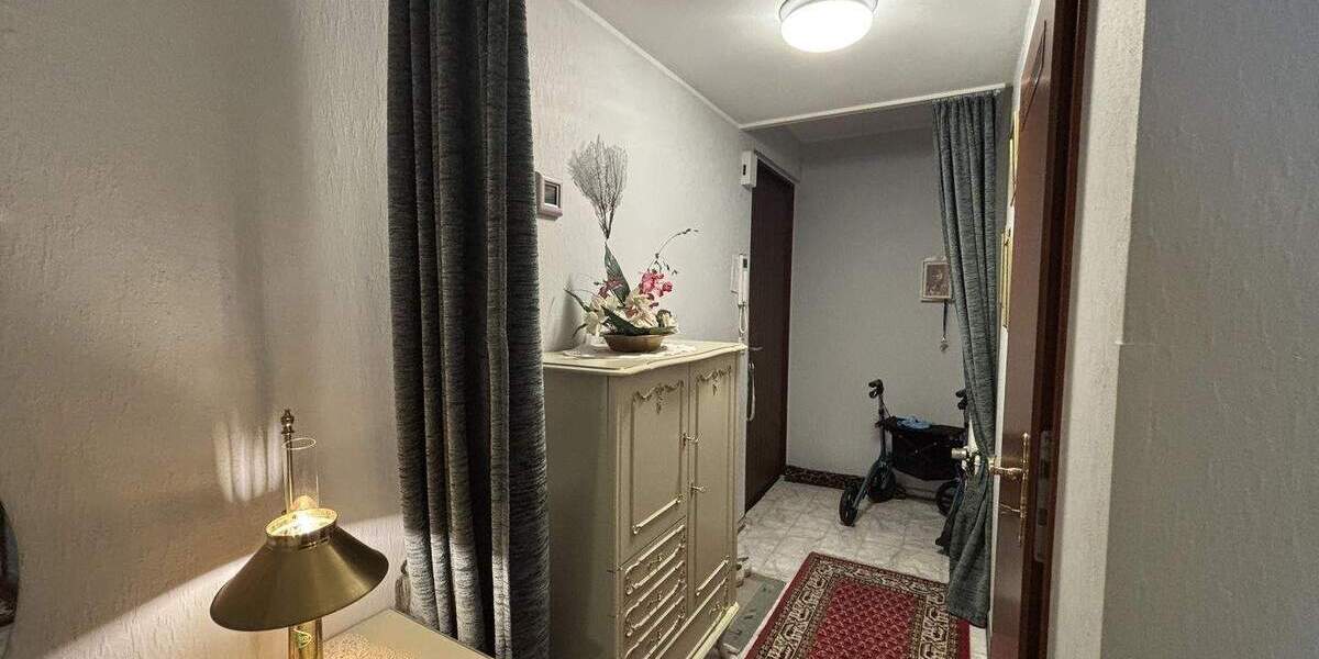 Etagenwohnung Krefeld Kempener Feld/Baakeshof - 2 Zimmer, 61 m&sup2;, 89.000&euro; | Angebot:25247384