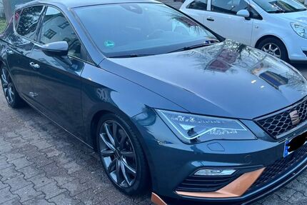 Seat Leon 66.000 km 22.100 &euro; Düsseldorf 40625