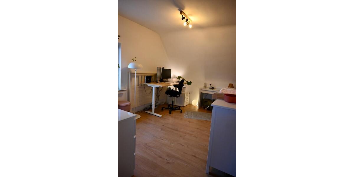 Einfamilienhaus mit Doppelgarage & PV-Anlage - provisionsfrei 3.5 zimmer