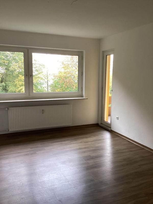 Gemütliche 2-Zi.-Whg. mit neuem Bad und sonnigem Balkon zimmer