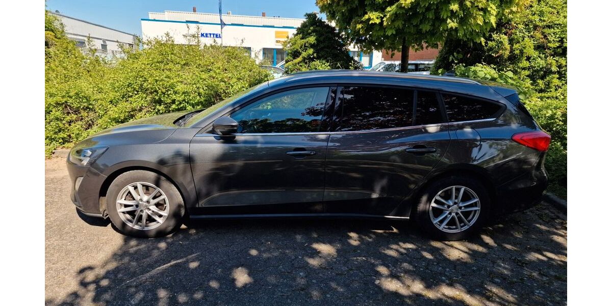 Ford Focus 125.500 km 13.900 &euro; Krefeld 47804