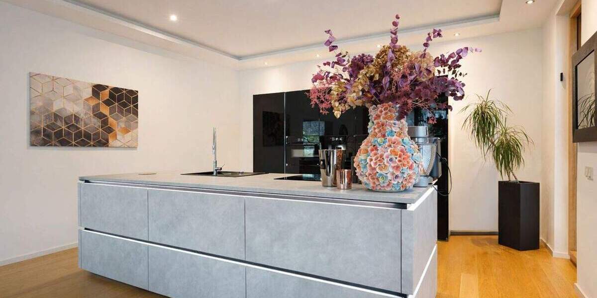 Etagenwohnung Krefeld / Bockum Bockum - 5 Zimmer, 229 m&sup2;, 2.950&euro; | Angebot:25246774