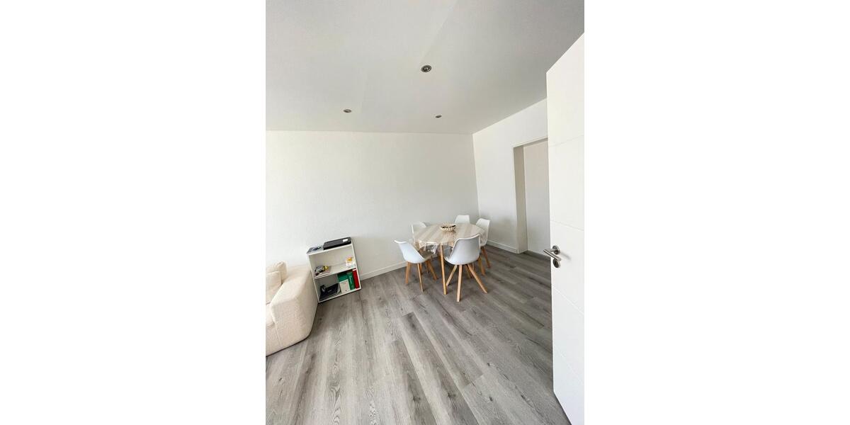 Etagenwohnung Duisburg Duisburg-Mitte - 3.5 Zimmer, 74 m&sup2;, 595&euro; | Angebot:26382975