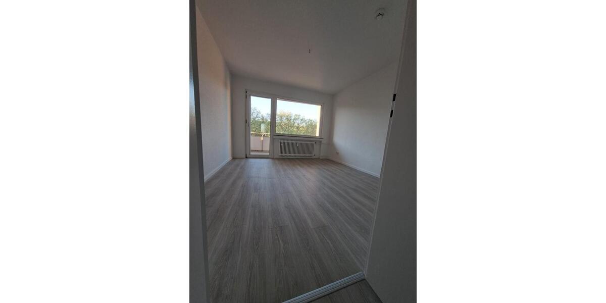 Etagenwohnung Duisburg Mittelmeiderich - 3 Zimmer, 78 m&sup2;, 790&euro; | Angebot:26381273