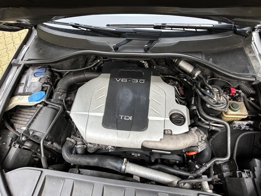 Audi Q 7 240.000 km 14.500 € Duisburg 47051