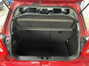 Suzuki Swift Comfort+Hybrid+112PS+Sitzheizung+LED+Klimaau 108.156 km 9.650 &euro; Meerbusch 40667