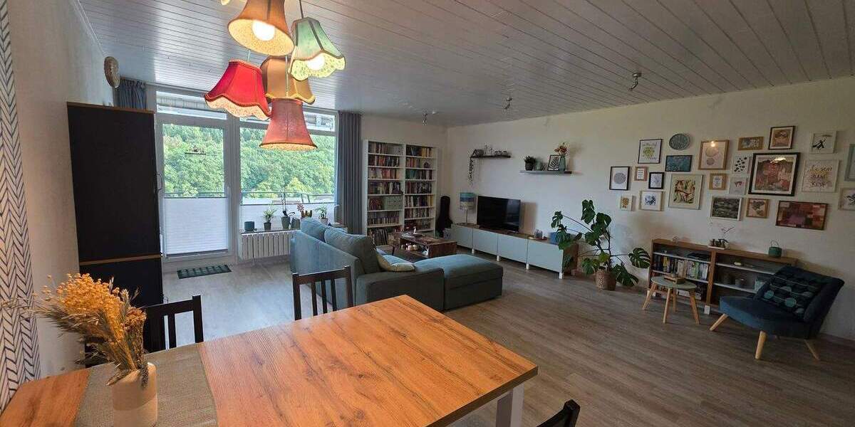 Etagenwohnung Velbert Neviges - 2 Zimmer, 75 m&sup2;, 175.000&euro; | Angebot:25357054