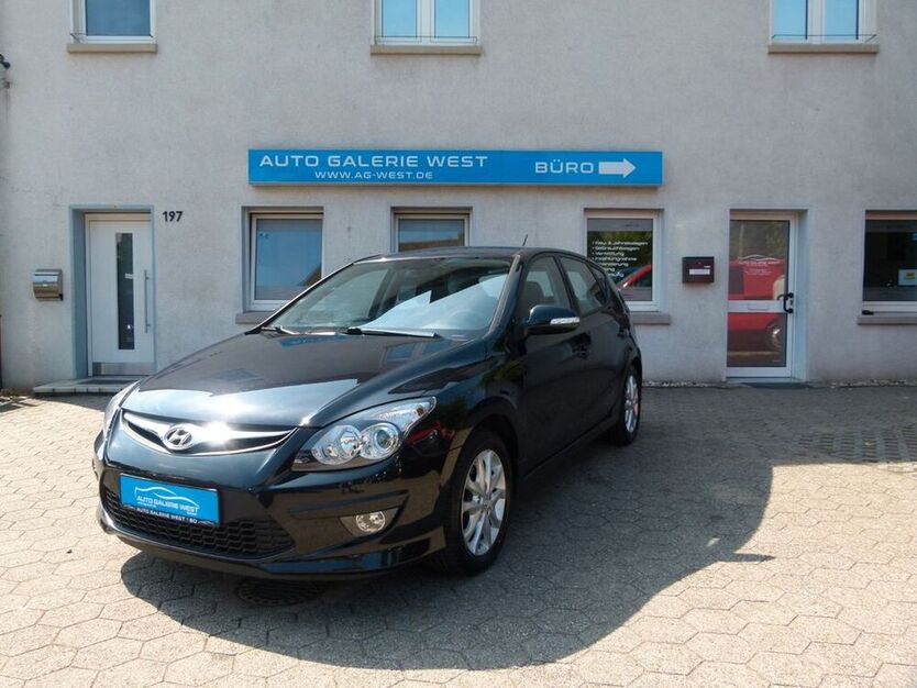 i30