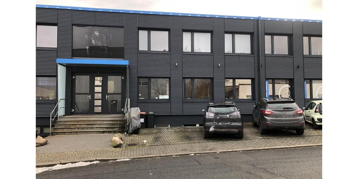 Halle mit Büro zimmer