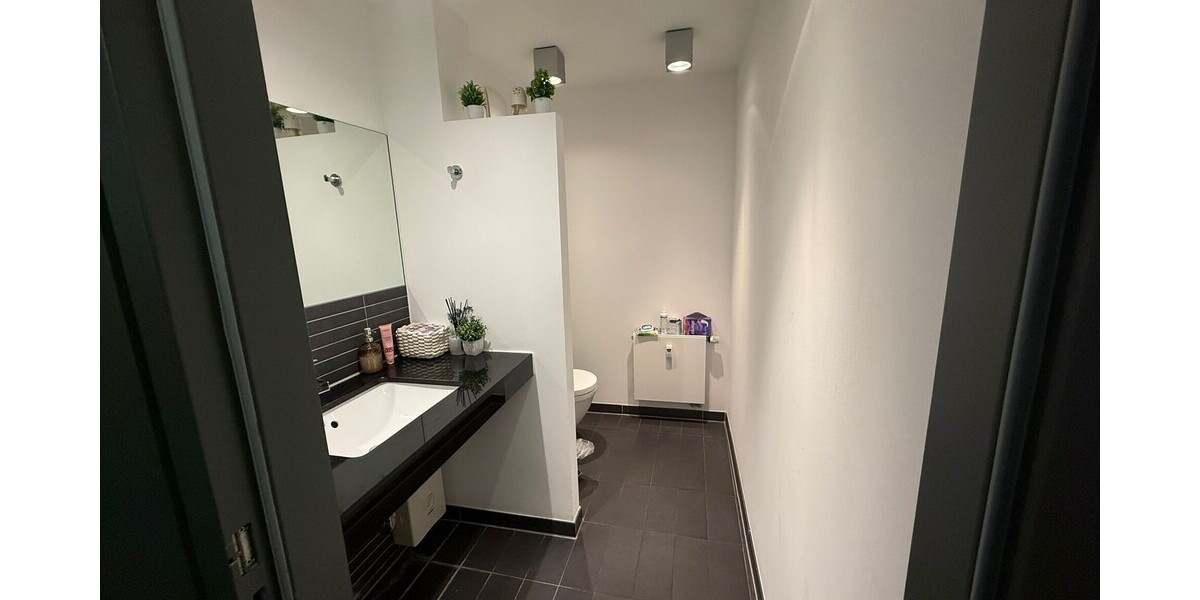 Moderne Gewerbefläche, Ihr neuer Unternehmensstandort – modern, hell und repräsentativ 7 zimmer