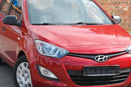 Hyundai i20 82.200 km 8.400 &euro; Düsseldorf - Bezirk 8 40231