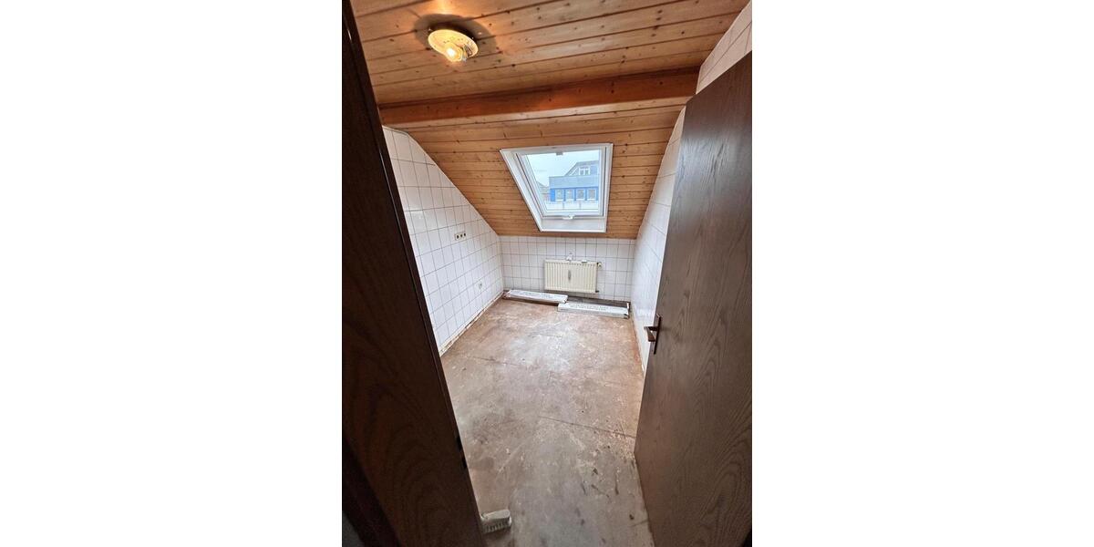 Dachgeschoßwohnung Krefeld Dießem - 2 Zimmer, 45 m&sup2;, 650&euro; | Angebot:26226618