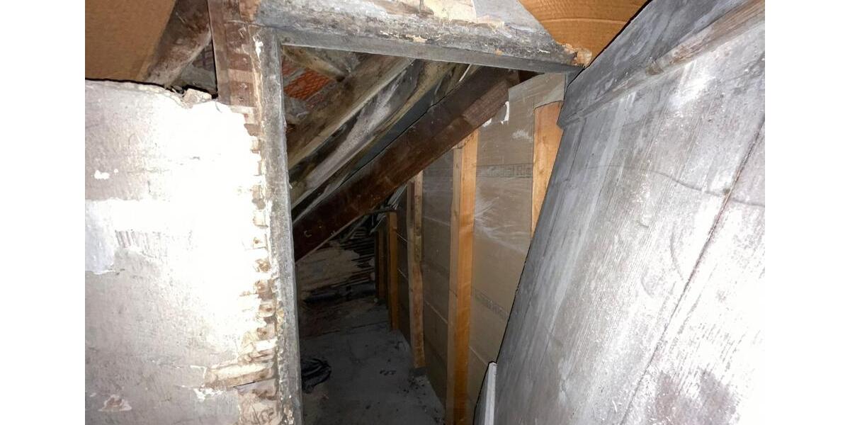 Dachgeschossrohlung zum Ausbau 2 Wohnungen-Dachneubau notwnedig 5 zimmer