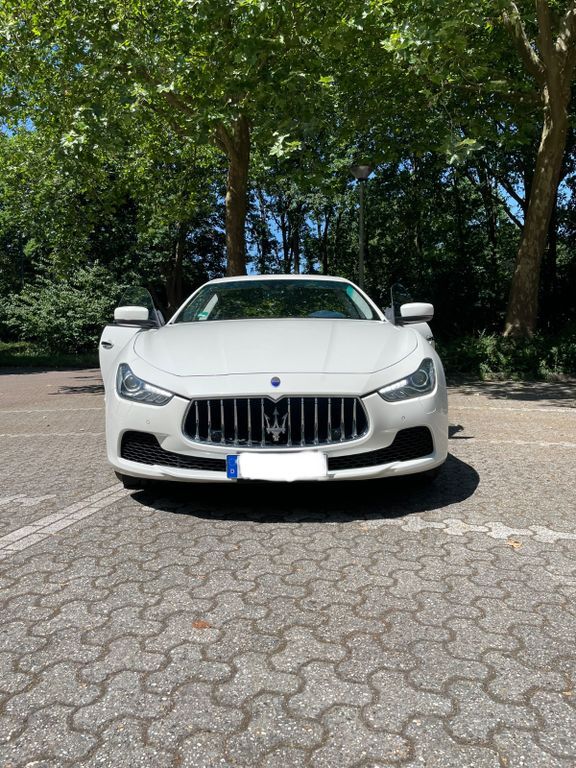 Maserati Ghibli 134.000 km 23.999 € Düsseldorf 40212
