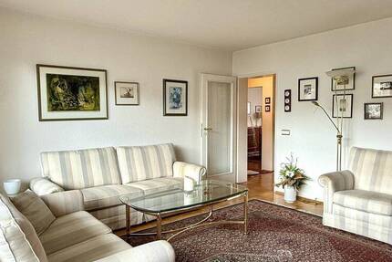 Charmante 4-Zimmer-Wohnung mit zwei Balkonen und Garage 4 zimmer