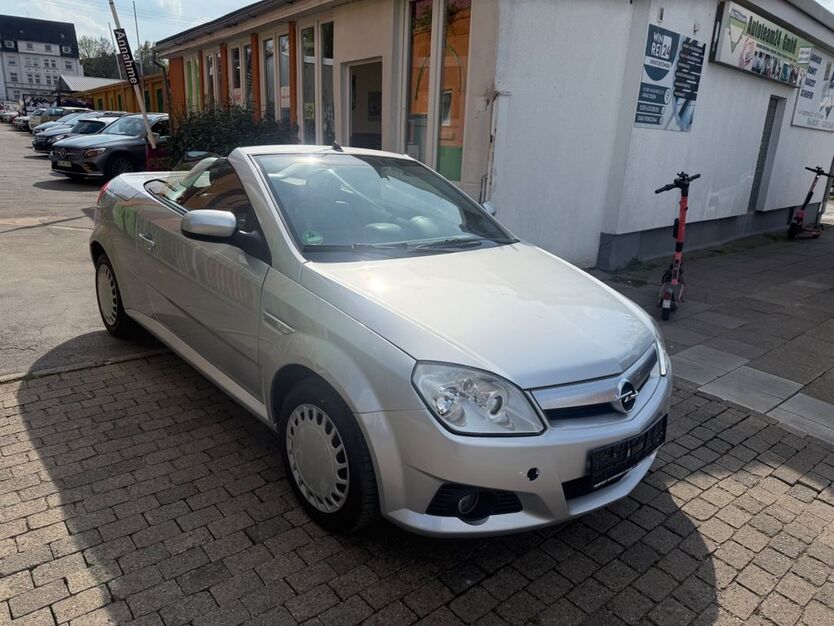 Opel Tigra 89.000 km 2.490 € Essen 45143