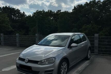 VW Golf 181.000 km 5.200 &euro; Krefeld 47829