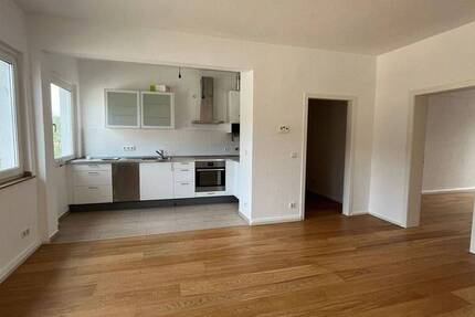 2 Raum Wohnung mit offener Einbauküche