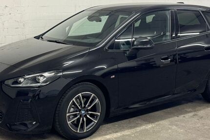 BMW 218 2.600 km 30.600 € Düsseldorf 40468