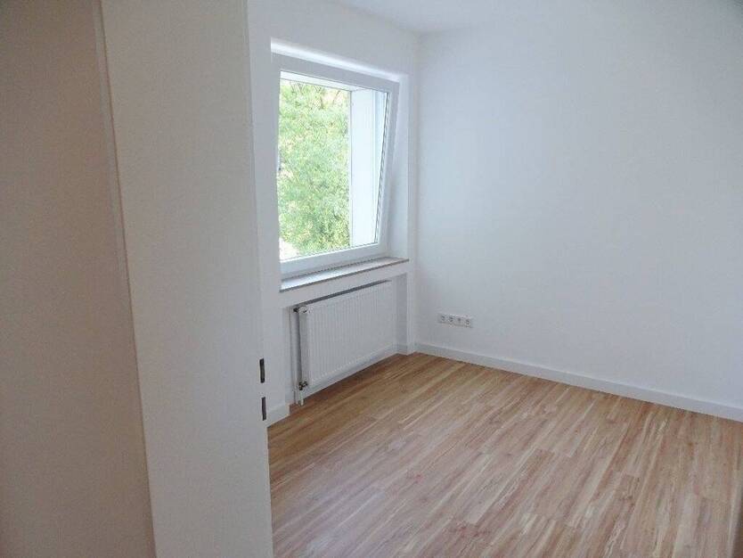 Ruhige 5-Zimmer-Wohnung in Düsseldorf-Ludenberg mit moderner Einbauküche - in direkte Waldlage! 5 zimmer