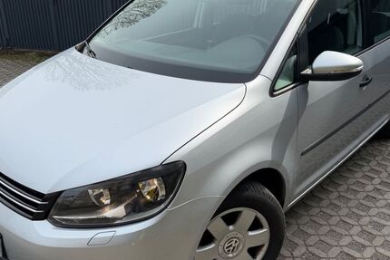 VW Touran 157.000 km 6.649 &euro; Düsseldorf 40231