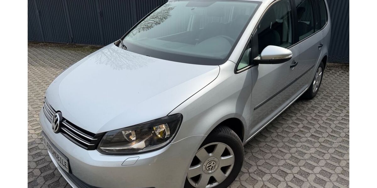 VW Touran 157.000 km 6.649 &euro; Düsseldorf 40231