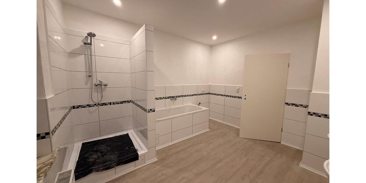 Dachgeschoßwohnung Herne Wanne-Bickern - 6 Zimmer, 130 m&sup2;, 1.300&euro; | Angebot:25448225