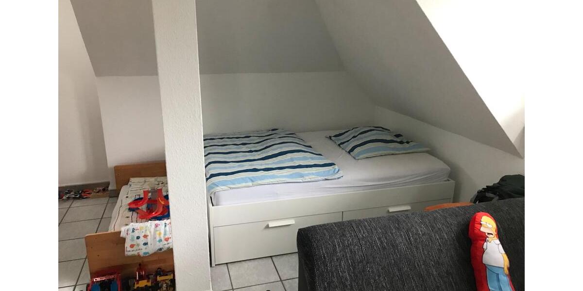 gemütliche DG-Wohnung, gut geschnitten 1 zimmer