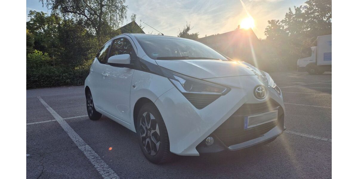 Toyota Aygo (X) 95.000 km 9.500 &euro; Mülheim an der Ruhr 45472