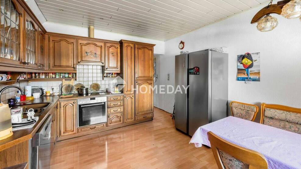 Viel Raum, Charme & Möglichkeiten - DHH mit Pool, möglicher Einliegerwohnung & großer Garage 7 zimmer