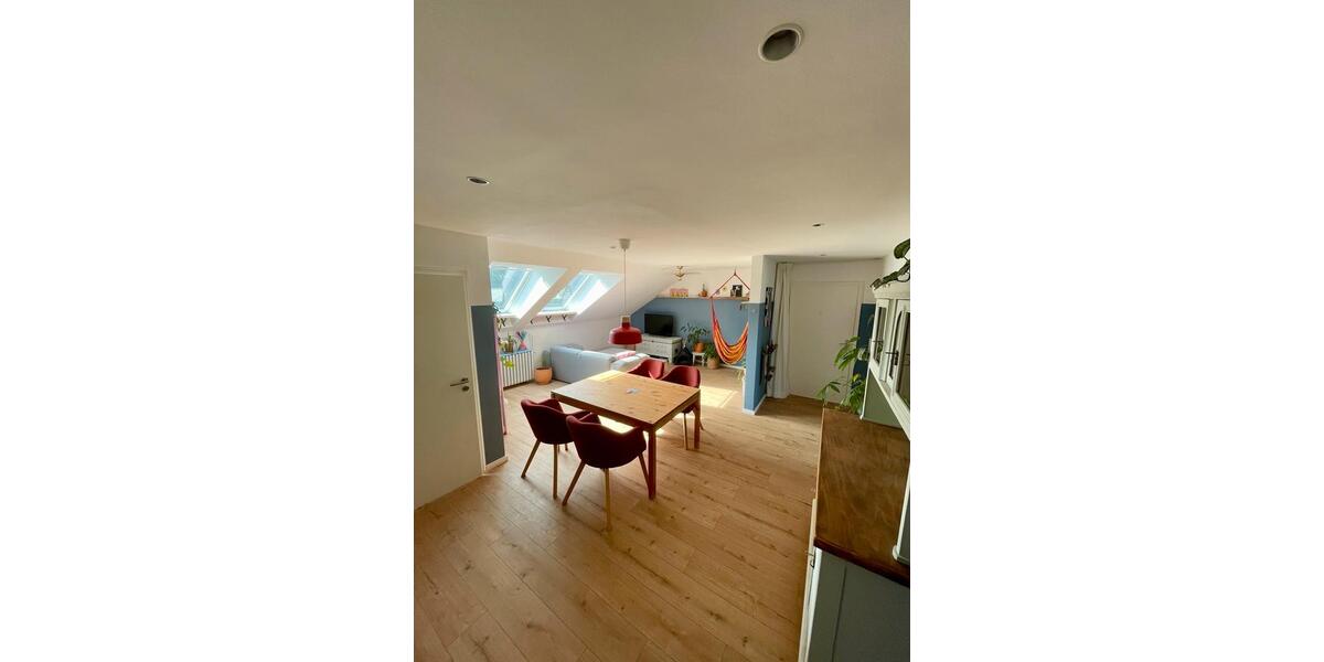 Dachgeschoßwohnung Krefeld Gellep-Stratum - 2.5 Zimmer, 60 m&sup2;, 178.000&euro; | Angebot:27197687