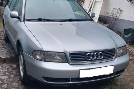 Audi A4 292.500 km 1.300 &euro; Oberhausen 46119