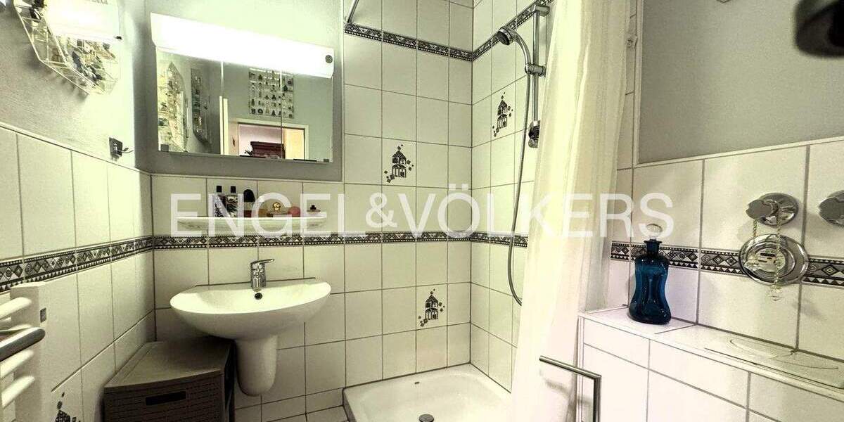 Etagenwohnung Erkrath Hochdahl - 3 Zimmer, 102 m&sup2;, 325.000&euro; | Angebot:25627236