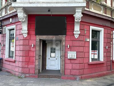 ATTRAKTIVES LOKAL MIT ALTBAUCHARME