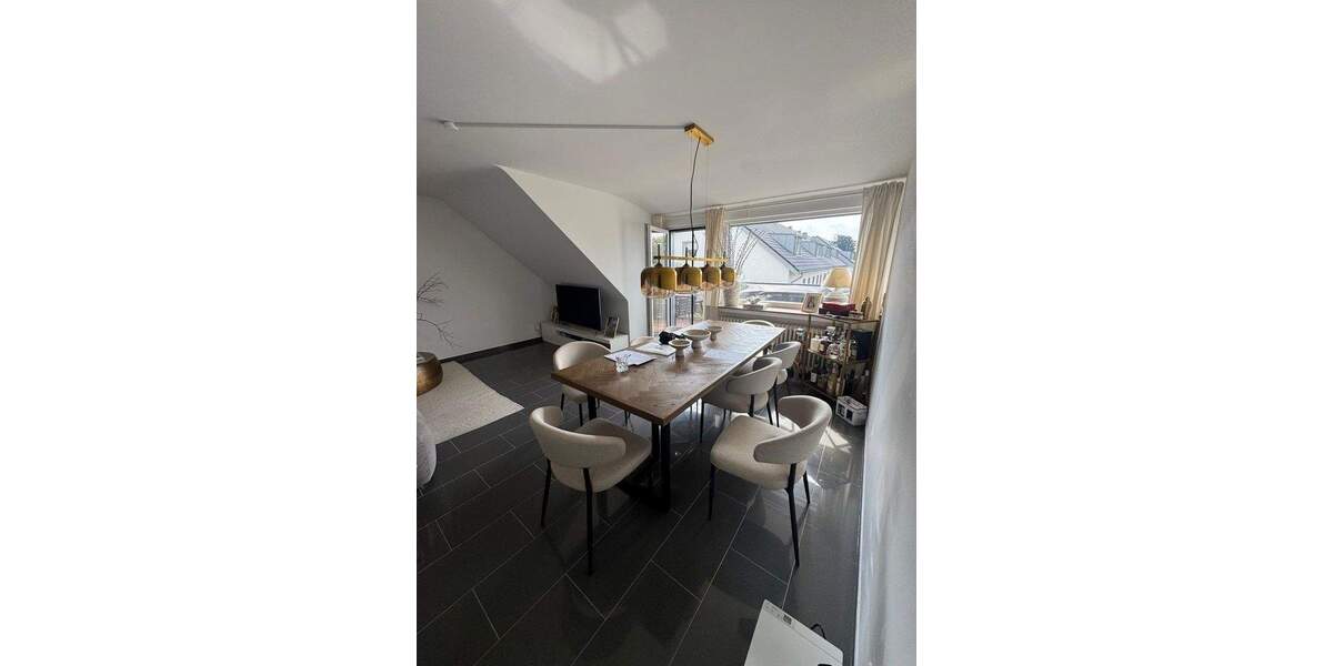 Investition mit Herz - Dachgeschosstraum mit Balkon - vermietet 3 zimmer