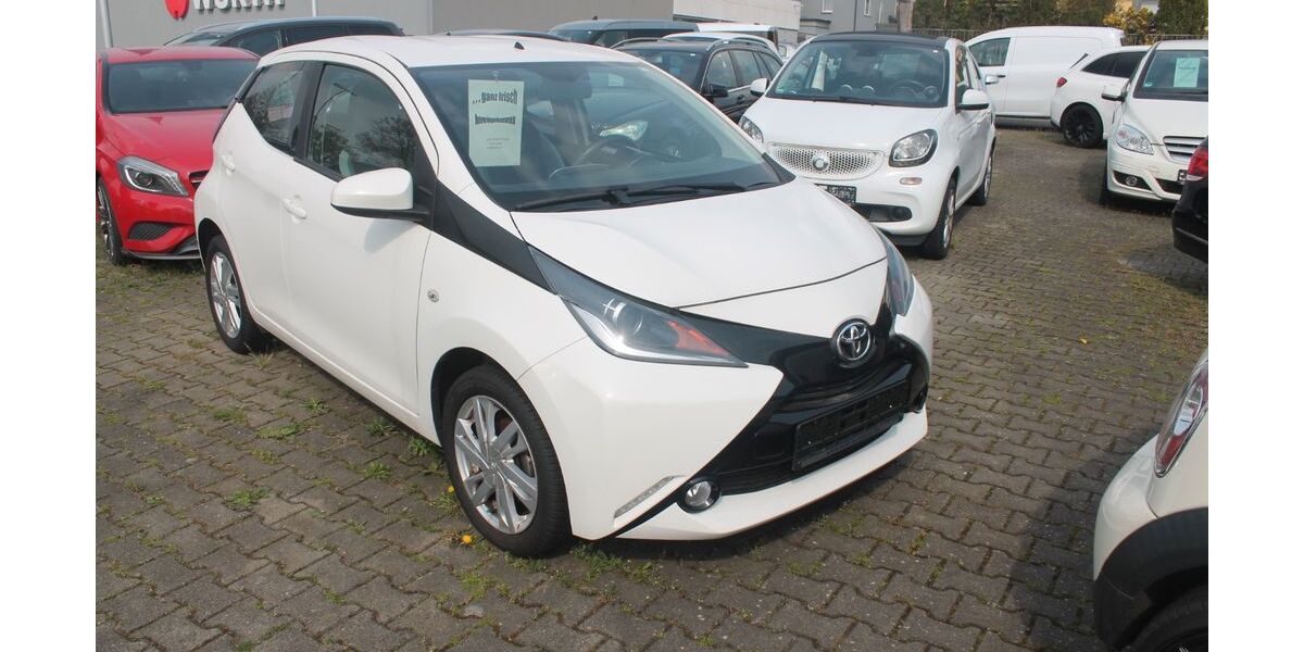 Toyota Aygo (X) 69.391 km 8.799 &euro; Bochum 44867