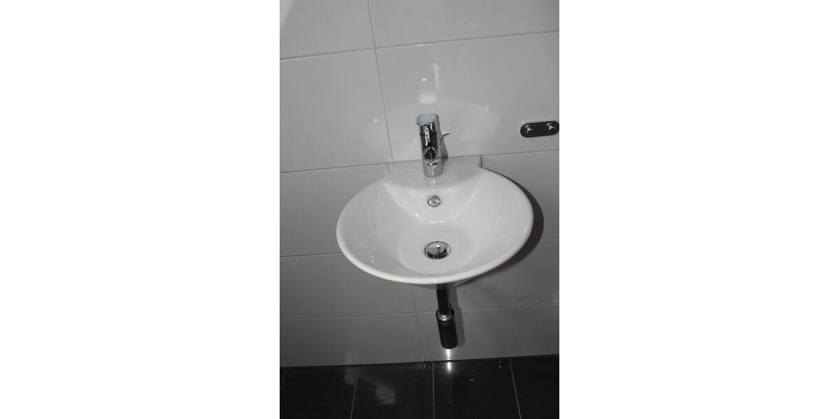 Dachgeschoßwohnung Herne Wanne - 2 Zimmer, 410 m&sup2;, 410&euro; | Angebot:24614886