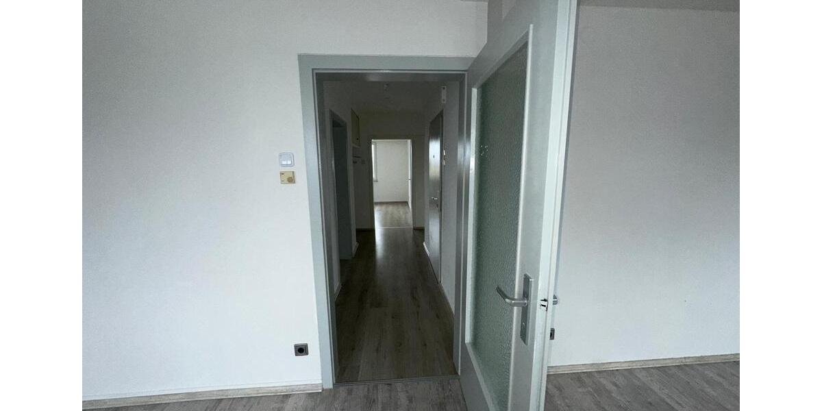 Helle 3-Zimmer-Wohnung mit ca. 98 m² – großzügiger Wohnbereich, Küche inkl. 3 zimmer