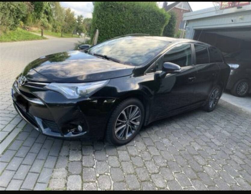 Toyota Avensis 195.000 km 7.900 € Essen 45121