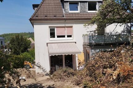 Dachgeschosswohnung *** Erstbezug nach vollständiger Sanierung ** zimmer