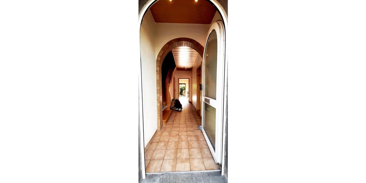 Doppelhaushälfte mit viel Platz und großem Garten ohne Provision 5 zimmer