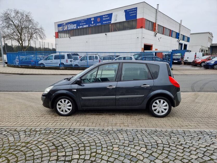 Renault Scenic 132.790 km 3.399 € Düsseldorf 40599