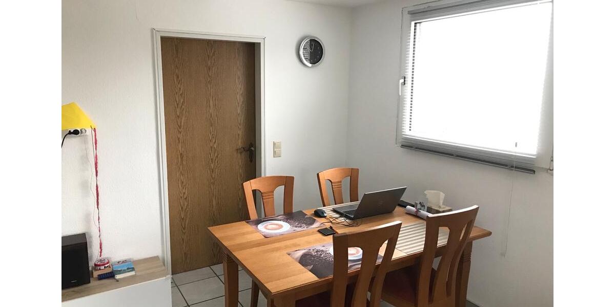 gemütliche DG-Wohnung, gut geschnitten 1 zimmer