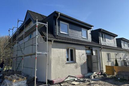 Erstbezug im Neubau. Haus zur miete. Energieeffizient. am Waldrand mit großem 1.500 m² Garten