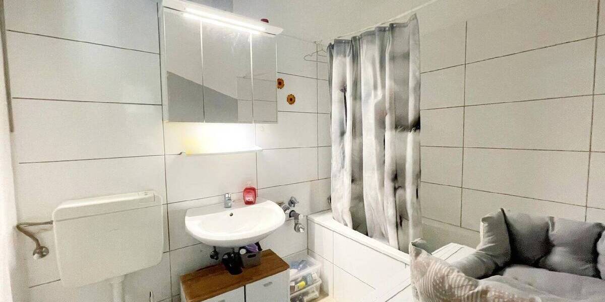 KREFELD-INRATH: VERMIETETE ZWEI ZIMMER WOHNUNG MIT BALKON ZU KAUFEN! 2 zimmer